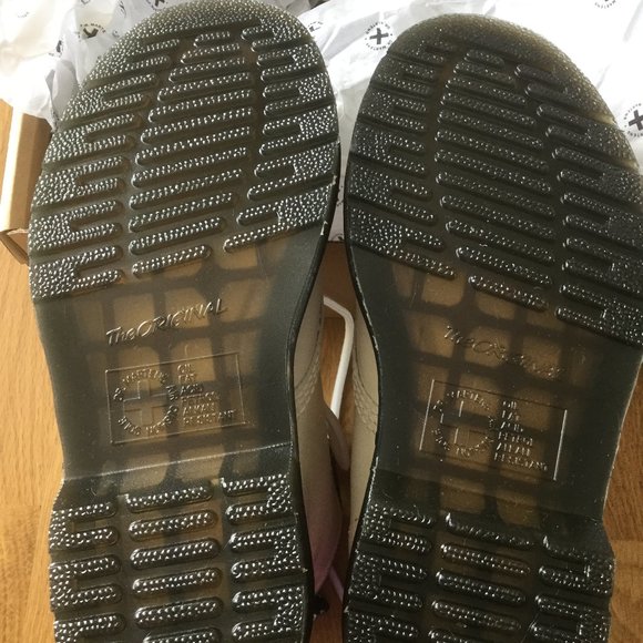 Dr. Martens new in box White size women's 5 - Picture 9 of 10
